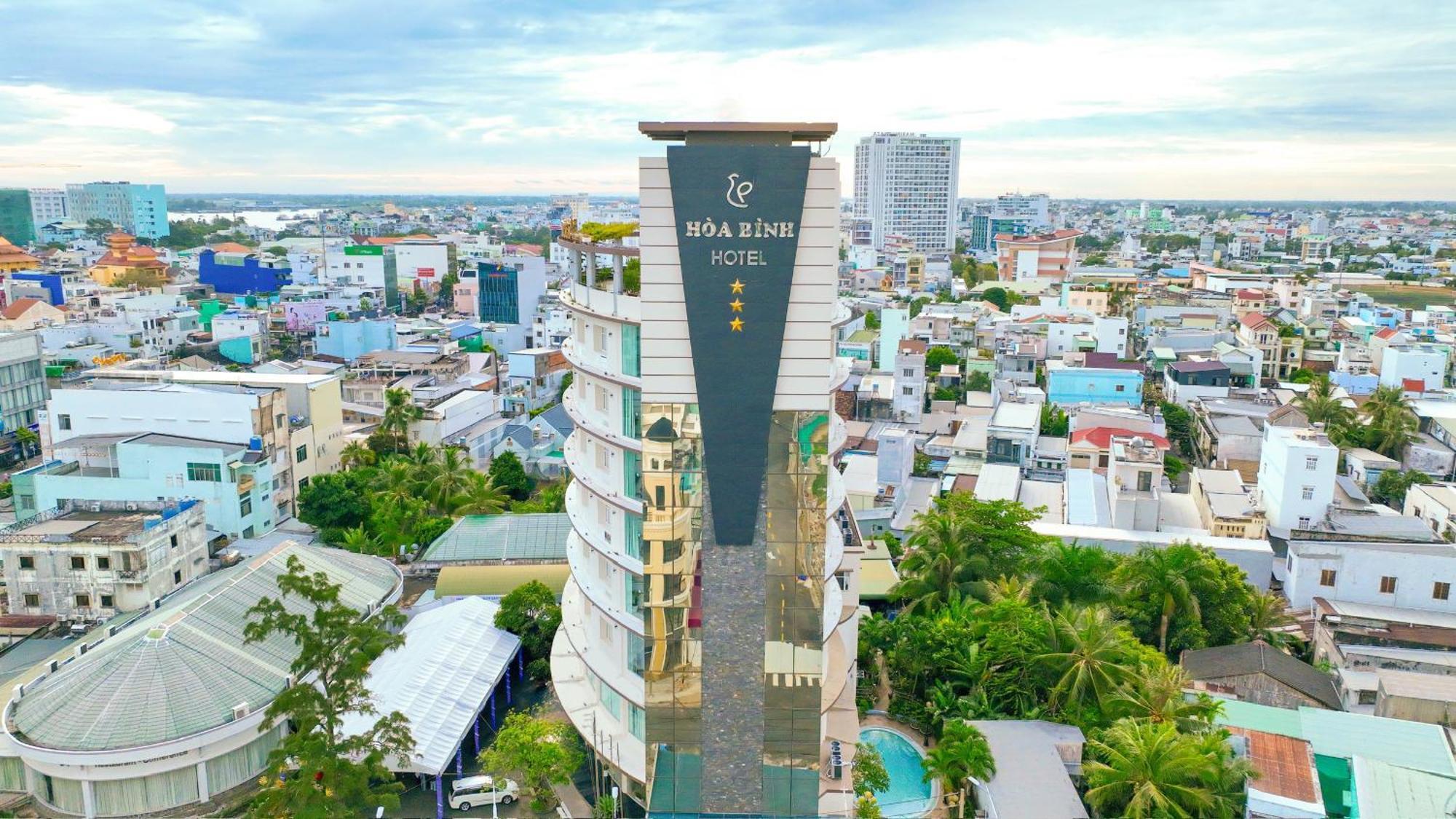 华平1号酒店 Long Xuyên 外观 照片